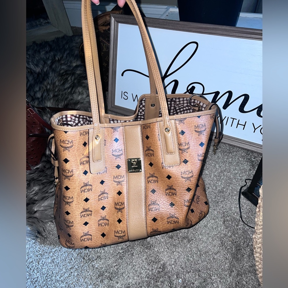 MCM bag authentic MCM
Liz Reversible Medium Visetos Tote Bag